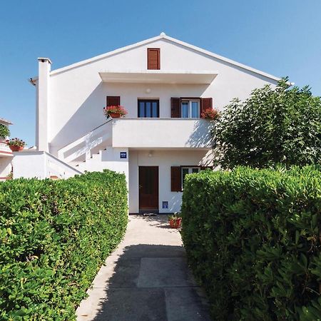 2 Bedroom Awesome Apartment In Pag Pag Town Exterior foto